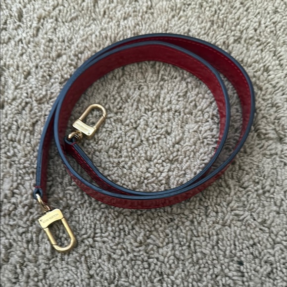 Louis Vuitton Red Patent Leather 2-way Tote bag - Picture 8 of 8